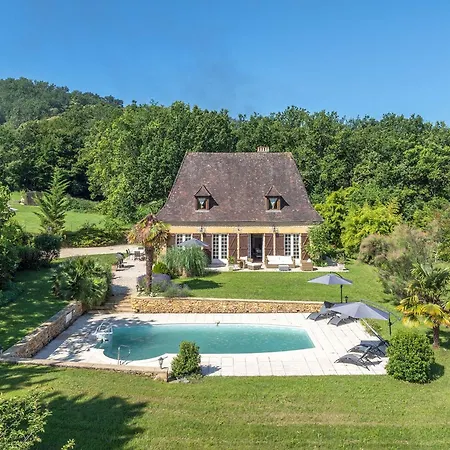 Holiday home Charmante Maison Avec Piscine Privee Au Coeur Du Perigord - Fr-1-824-22 *
